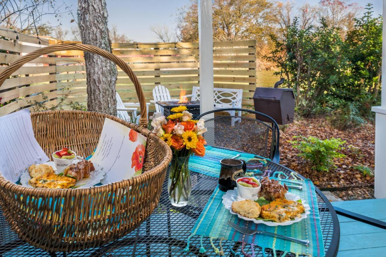 Maison D'Memoire Bed & Breakfast Cottages Rayne 外观 照片