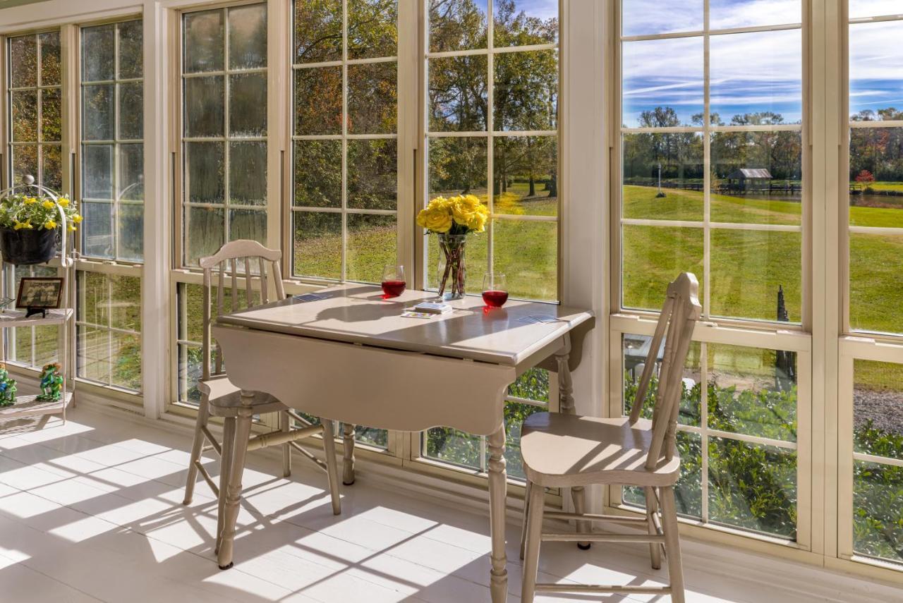 Maison D'Memoire Bed & Breakfast Cottages Rayne 外观 照片